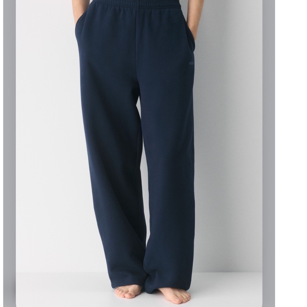 Aritzia Tna Cozy Fleece Boyfriend Wide Leg Sweatpants Navy Blue XS